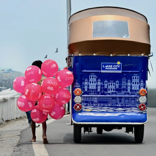 Women driving colorful electric rickshaws in Jaipur and Rajasthan – social enterprise for sustainable tourism.
